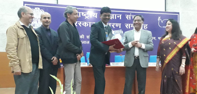 विज्ञान लोकप्रियकरण के लिए डॉ. ज़ाकिर अली 'रजनीश' को राष्ट्रीय विज्ञान संचार पुरस्कार